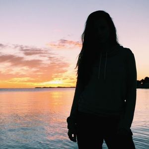 Meet your Posher, Niki